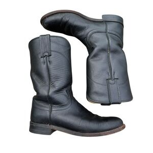Justin women’s size 6 black cowboy boots.